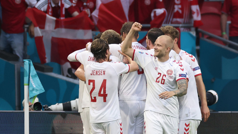Дания — первая команда в истории Евро, забившая по четыре мяча в двух матчах подряд
