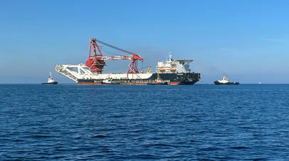 Трубоукладочное судно «Фортуна» в водах Балтийского моря
