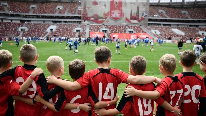 «Профессия должна быть престижной»: Непомнящий о зарплатах детских тренеров и реформах в российском футболе