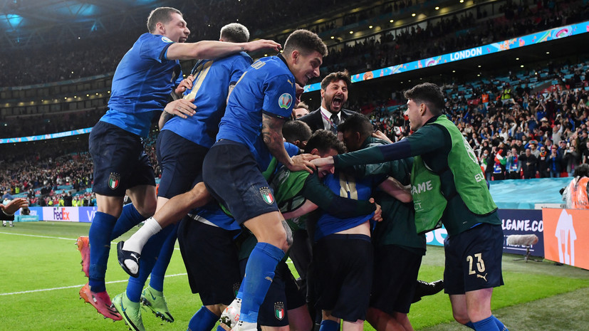 Сборная Италии по футболу продлила беспроигрышную серию до 33 матчей