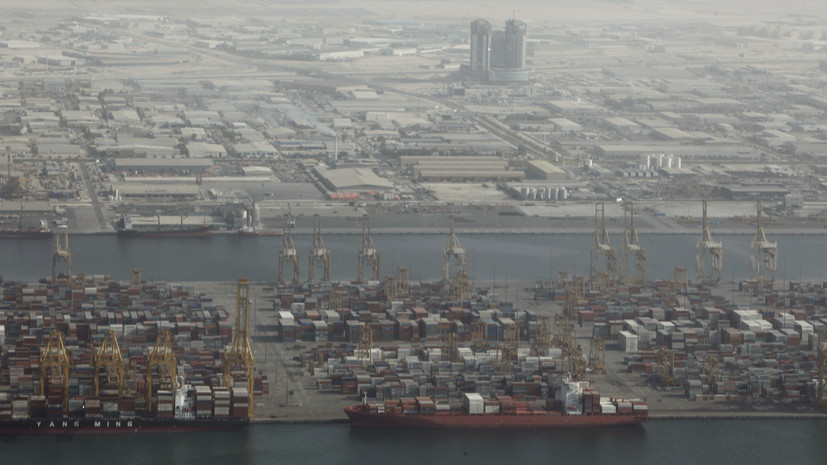 В порту Дубая произошёл взрыв