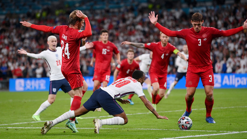 Спорный пенальти, два мяча на поле и лазерная указка: почему матч Англия — Дания на Евро-2020 завершился скандалом
