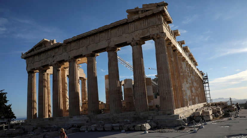 В Греции за сутки выявили 1465 новых случаев коронавируса