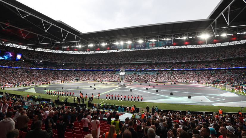 СМИ: Английские фанаты напали на итальянских болельщиков перед финалом Евро-2020