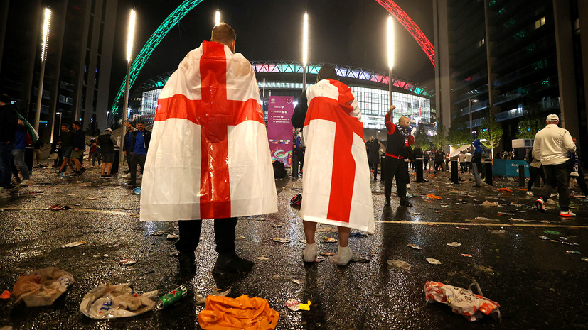 Штурм «Уэмбли», стычки с полицией и расистские оскорбления: как поведение английских фанатов омрачило финал Евро-2020