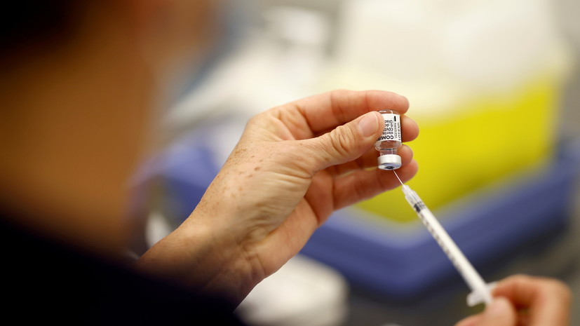 Франция вводит обязательную вакцинацию от COVID-19 для медиков