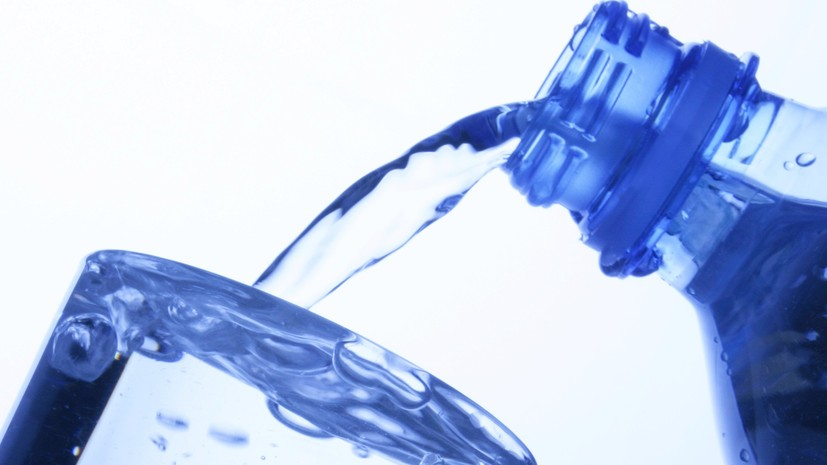 Диетолог дал советы по выбору качественной питьевой воды
