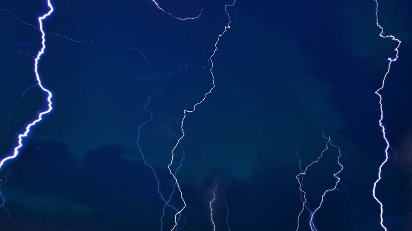 МЧС предупредило о грозе и ветре в Москве 14 июля