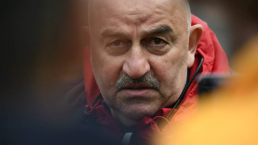 Почти половина россиян поддерживает отставку Станислава Черчесова из сборной России