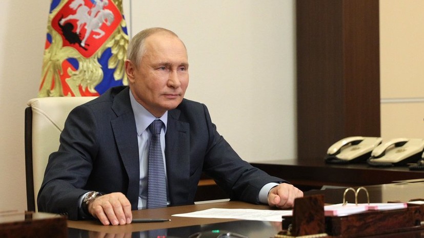 Путин внёс законопроект о продлении предельного срока службы генералов и маршалов