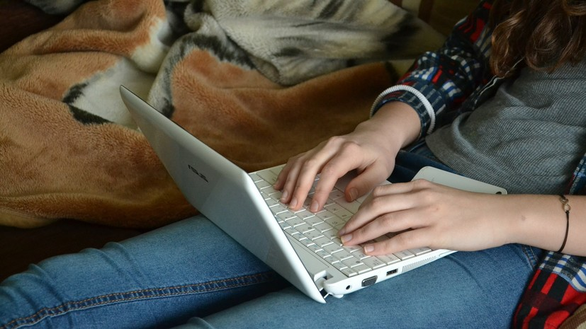 Опрос: более 70% взрослых россиян предпочли бы учиться онлайн