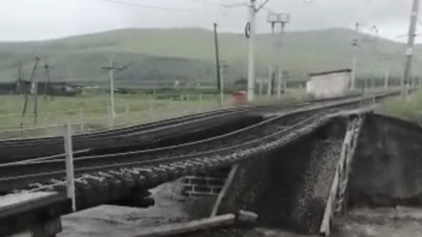 В Забайкалье из-за дождей обрушился железнодорожный мост