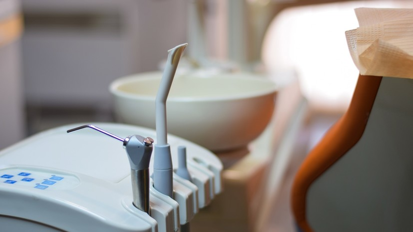 Стоматолог назвал причины зубной боли