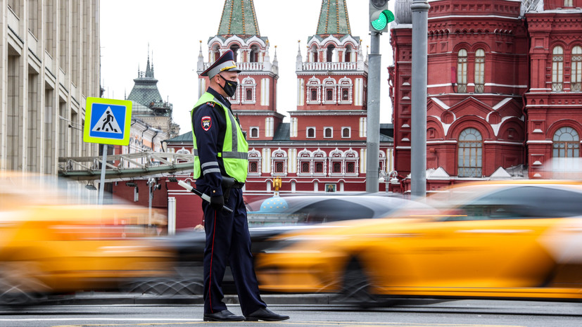 Отмена техосмотра для ОСАГО, заселение в отели и база водителей такси: что изменится в жизни россиян в августе