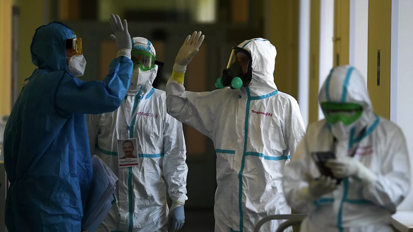 Власти Петербурга продлили выплаты медработникам до конца сентября