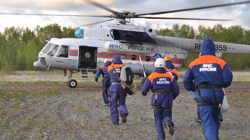 Восемь пассажиров упавшего на Камчатке вертолёта пока не найдены