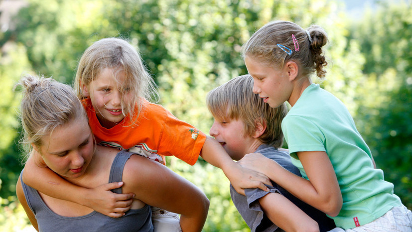 Омбудсмен Волынец рассказала о поддержке многодетных семей в России