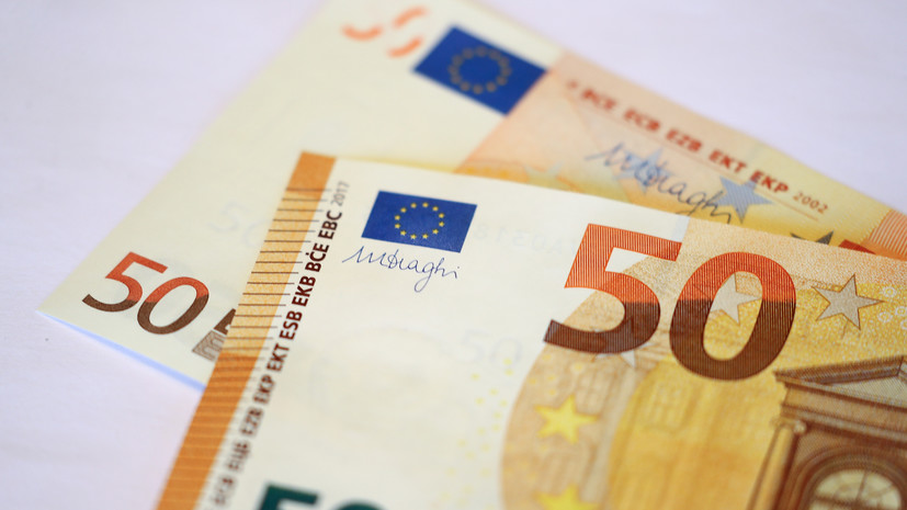 Курс евро в ходе торгов на Мосбирже опустился до 86 рублей