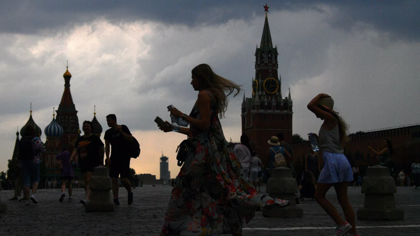 Синоптик рассказал, как долго продлится непогода в Москве