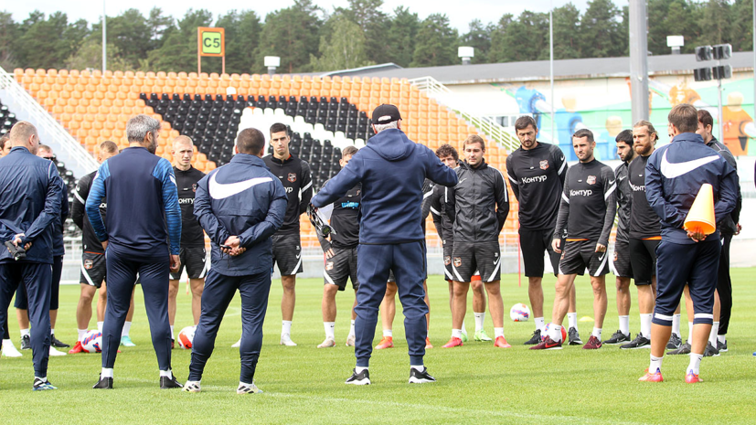 Источник: несколько футболистов «Урала» заболели коронавирусом