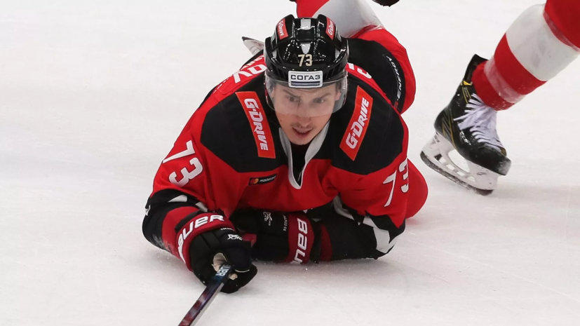 «Авангард» расторг контракт с хоккеистом Чудиновым