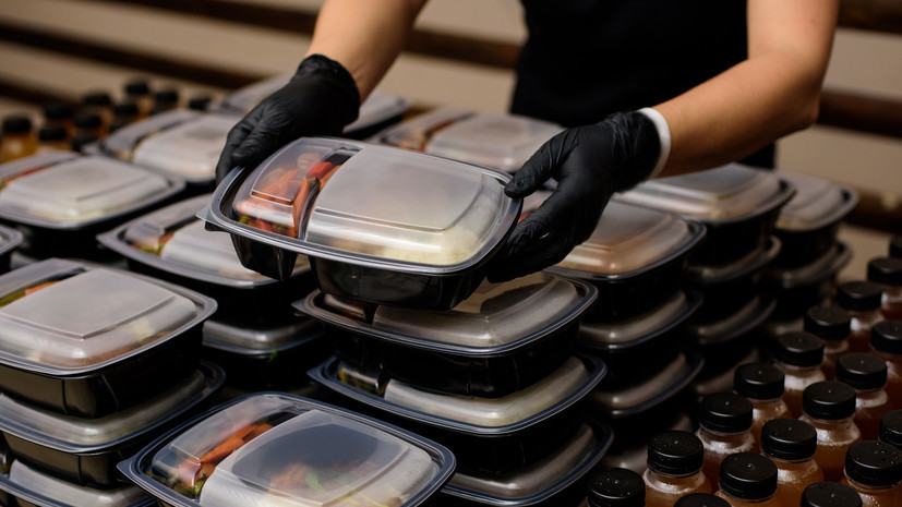 В РЭО призвали россиян не разогревать еду в пластиковой упаковке
