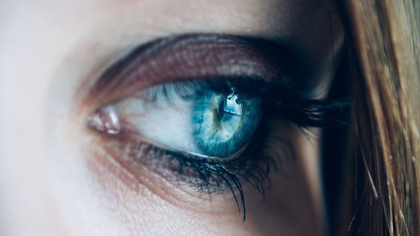 Офтальмолог Русановская рассказала о негативных последствиях наращивания ресниц