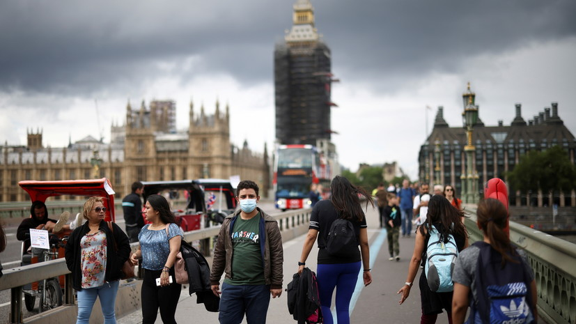 В Британии за сутки выявили почти 32 тысячи случаев коронавируса
