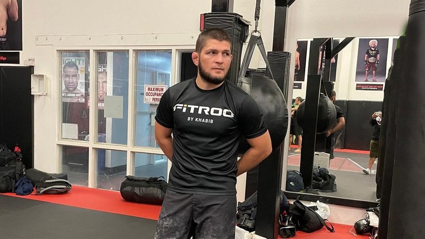 Ринг-гёрл ответила Нурмагомедову: мы отвлекаем зрителей от перенасыщения жестокостью