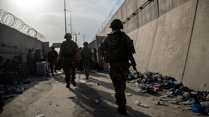 Байдена проинформировали о взрыве у аэропорта в Кабуле