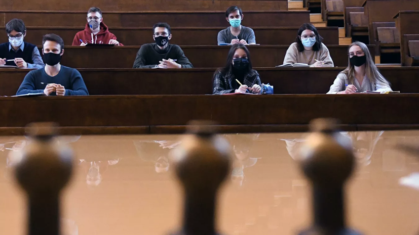 В Центре мониторинга и статистики образования прокомментировал сообщения о дополнительном наборе в ряде вузов