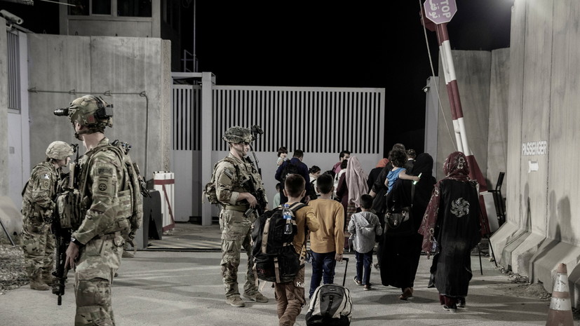 Свыше 13 тысяч иностранцев эвакуированы из Афганистана в Пакистан