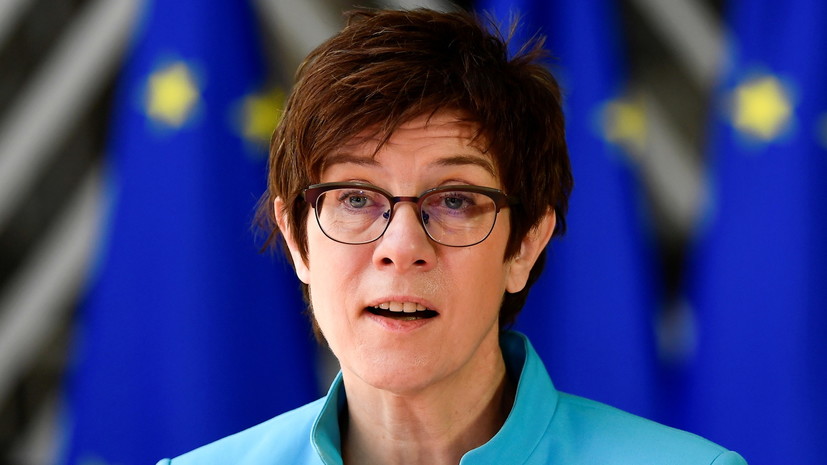 Глава Минобороны ФРГ призвала Евросоюз сделать выводы после ситуации в Афганистане