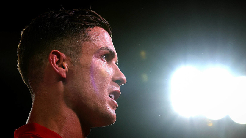 Кавани уступил Роналду игровой номер в МЮ