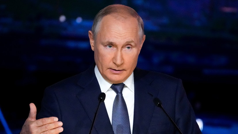 Путин считает неправильным политизировать тему происхождения коронавируса