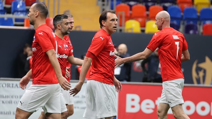 Россия разгромила Германию в матче Кубка Легенд