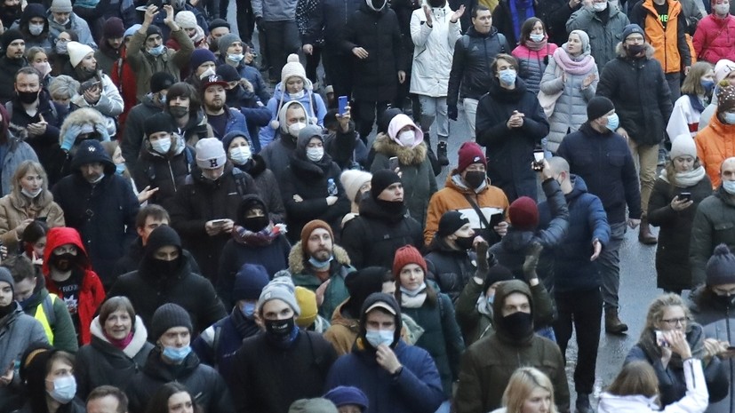 Бывшая активистка штабов Навального рассказала об обмане с оплатой штрафов на 150 тысяч рублей за митинги в Крыму