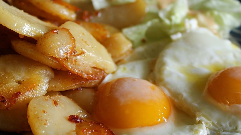 Диетолог рассказала о признаках повышенного холестерина