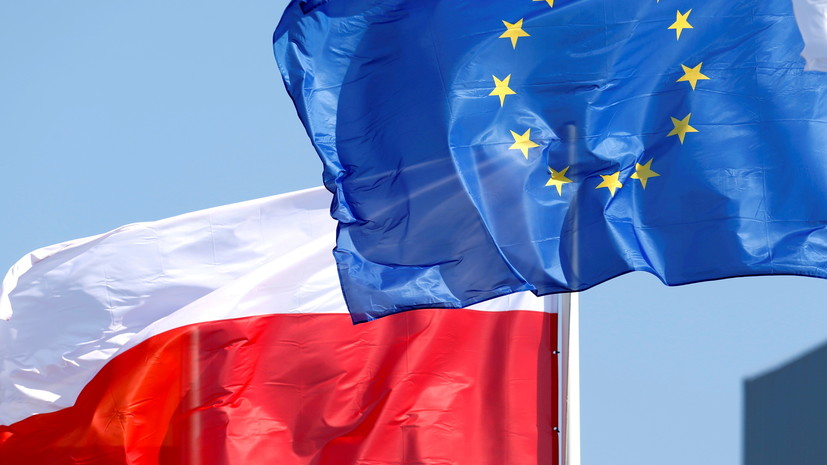 «Компромисс между Polexit и полным подчинением»: почему правящая партия Польши одобрила резолюцию против выхода из ЕС