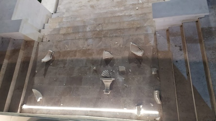 Полицейские задержали виновных в повреждении Малой Митридатской лестницы в Керчи