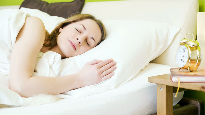 Сомнолог назвала правила здорового сна