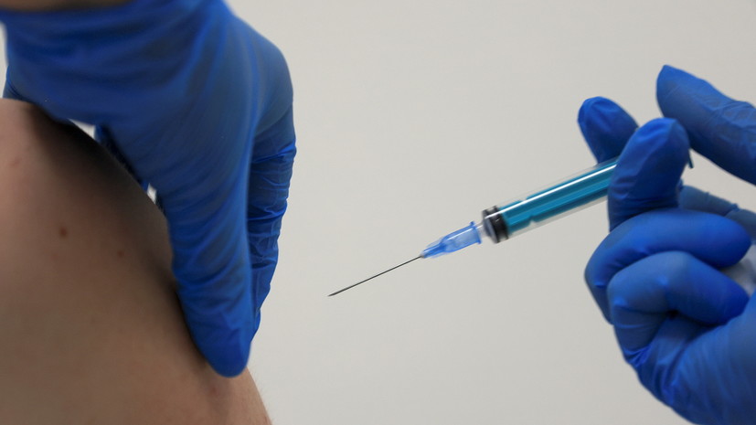 Инфекционист Тимаков дал советы по вакцинации от гриппа и COVID-19