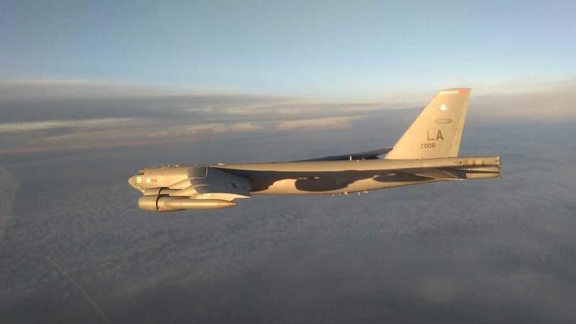 Истребители России сопроводили бомбардировщик США над Тихим океаном