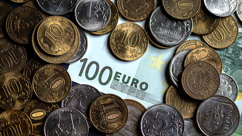 Курс евро опустился до 85 рублей