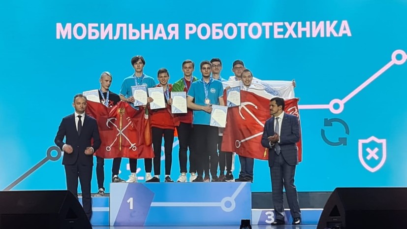 Студенты из Петербурга заняли 12 призовых мест на чемпионате DigitalSkills в Казани