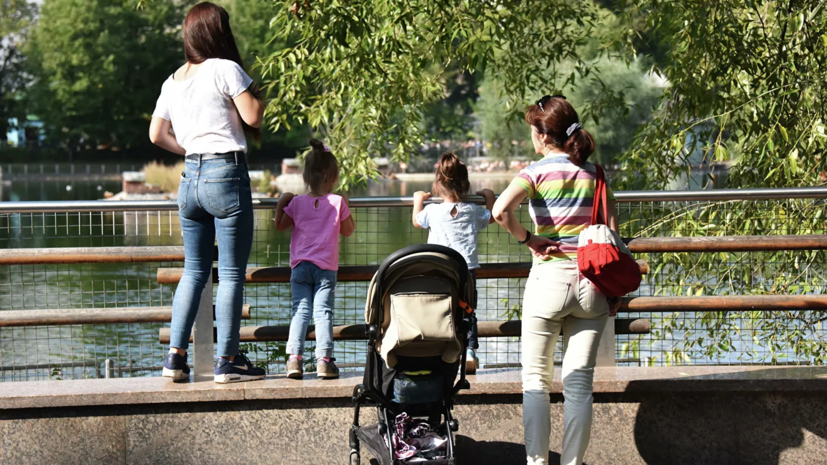 Путин допустил запуск новых мер поддержки семей с детьми