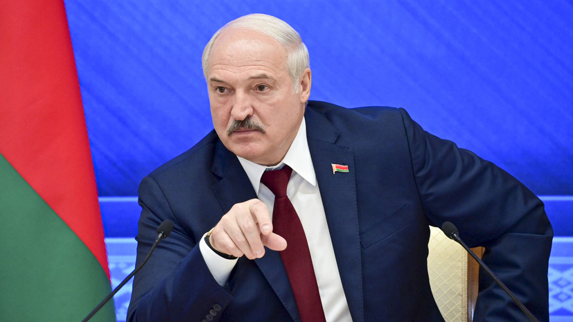 Лукашенко дал месяц на доработку проекта новой Конституции Белоруссии