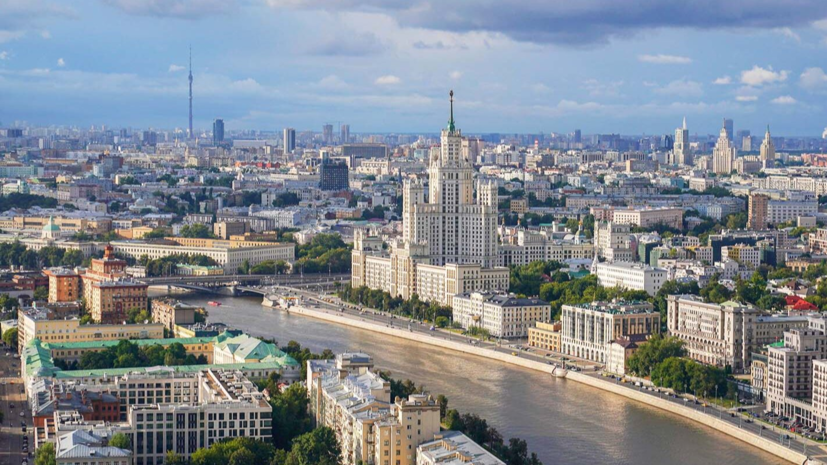 В колледжах Москвы запустили проект «Гид-экскурсовод на автомобиле»