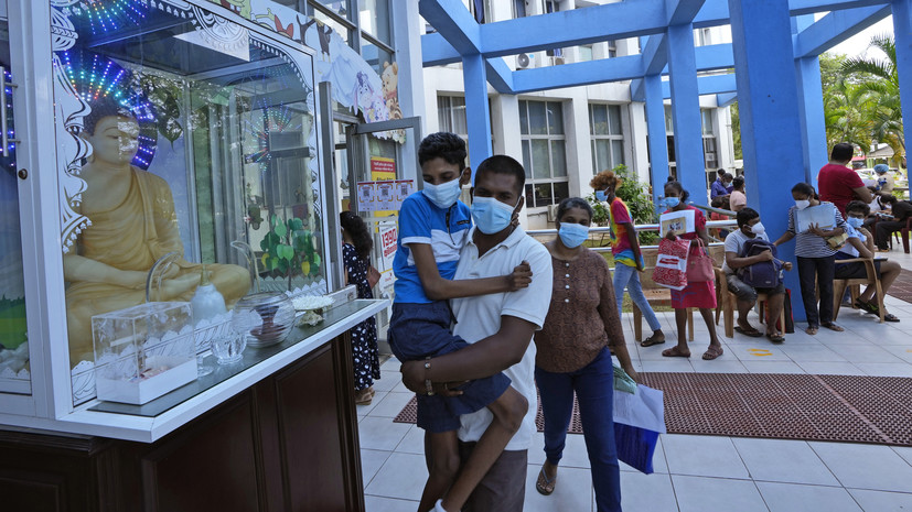 Власти Шри-Ланки ослабили ряд коронавирусных ограничений