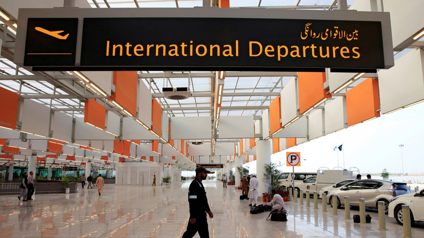 Пакистан ограничил внутренние перелёты для непривитых граждан
